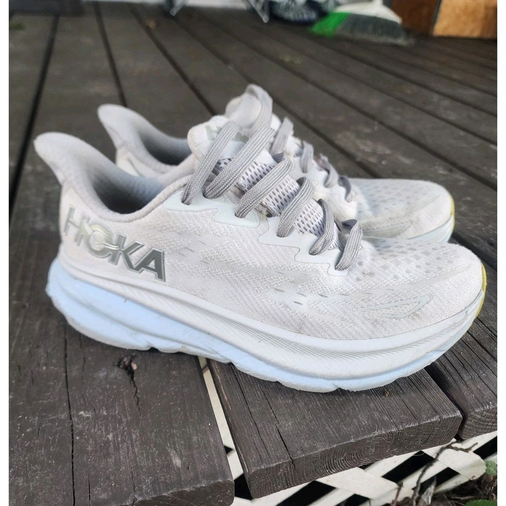 Women's Hoka Clifton 9 Nimbus Cloud/Ice Water Size 10B
